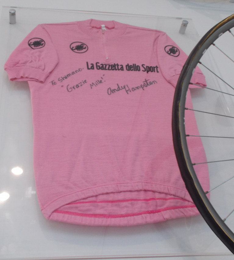 giro_ditalia_jersey_signed_hampsten_sm.jpg