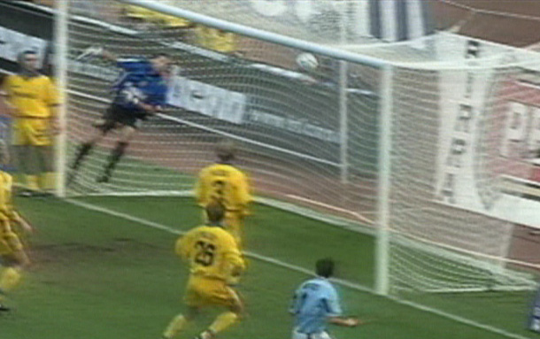 1999_november_veron_corner_verona_goal_2.jpg